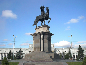 Памятник Аблайхану в Алматы